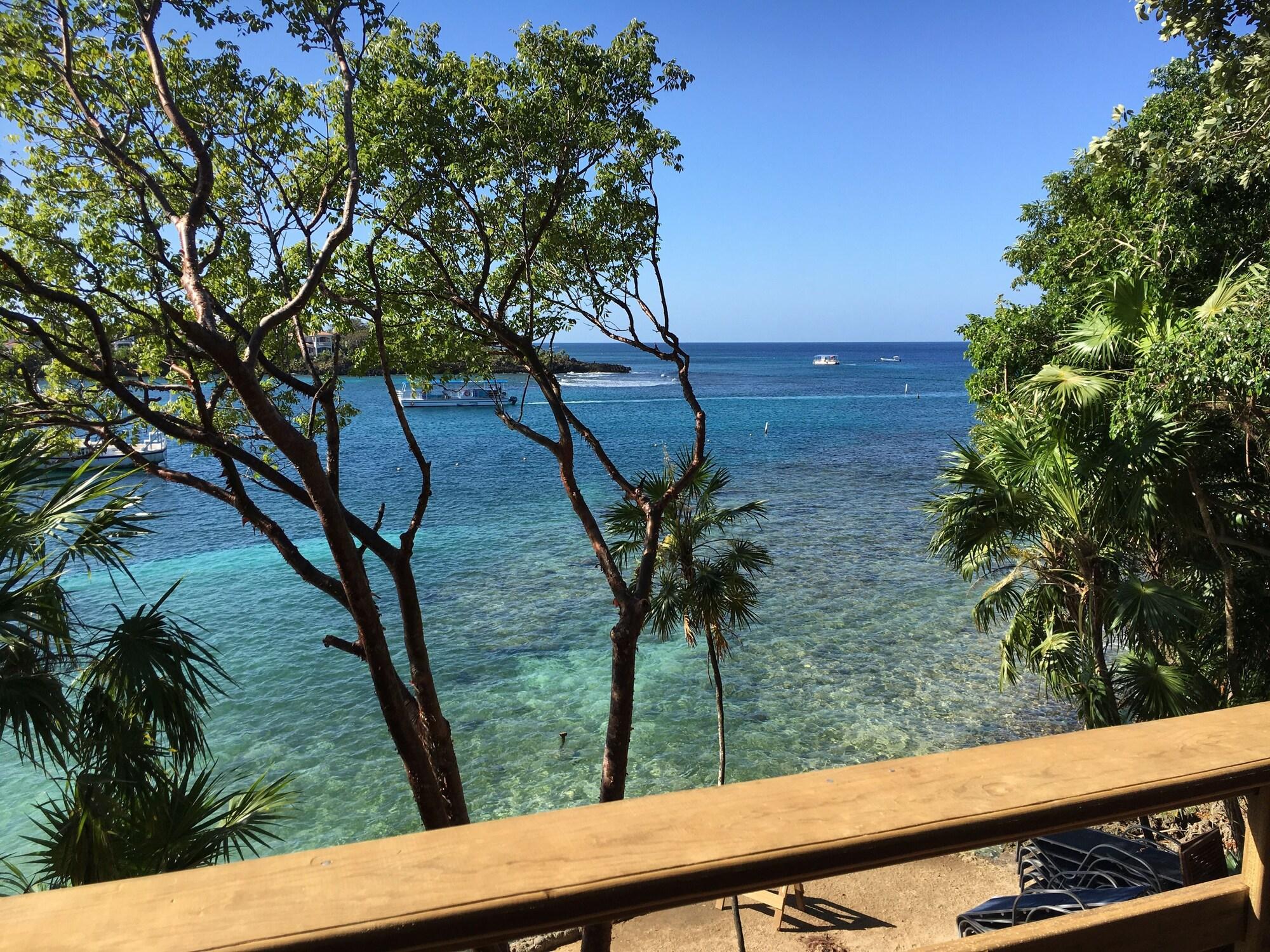 Half Moon Resort (Adults Only) West End Luaran gambar